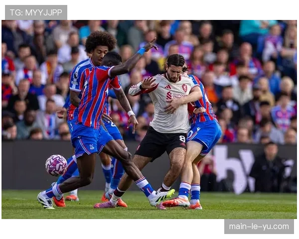 水晶宫2-2逼平利物浦，利物浦夺冠形势急转直下